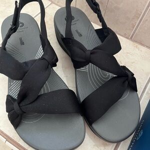 Clarks Cloudsteppers size 11 Arla Primrose Sandals Black